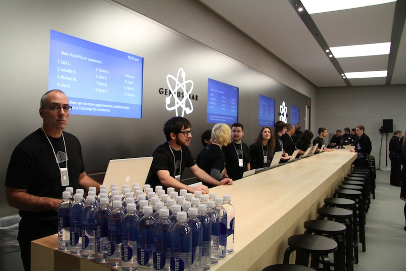 Illustration for article titled Apple Store Gallery